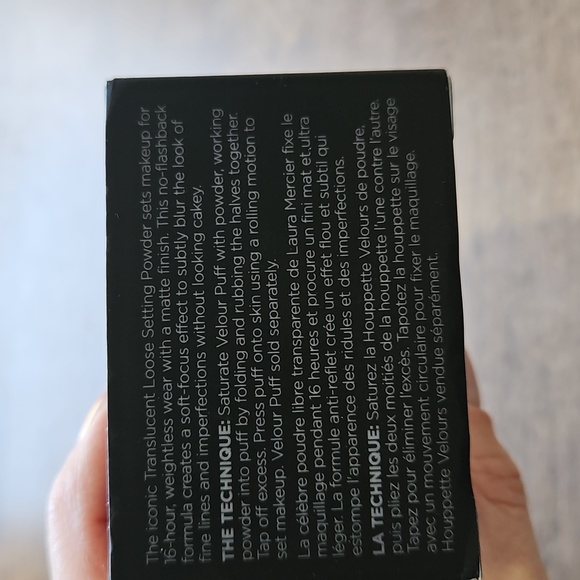 Laura Mercier Translucent Loose Setting Powder - Picture 7 of 8